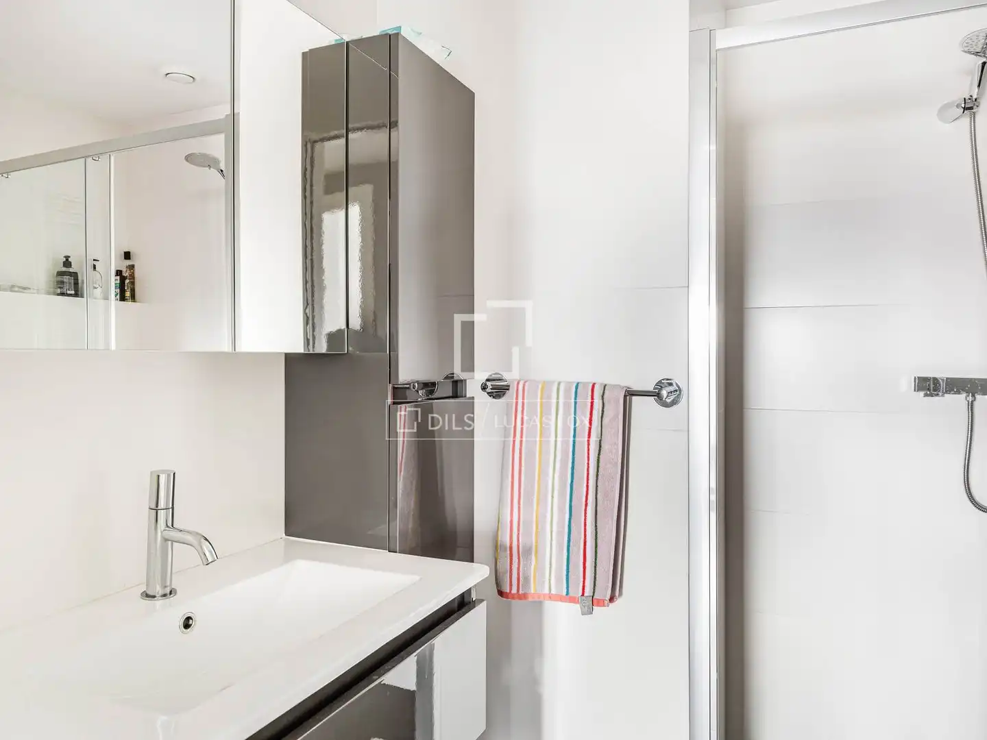 Baño de Piso en venta en Barcelona con Aire acondicionado, Calefacción y Jardín privado