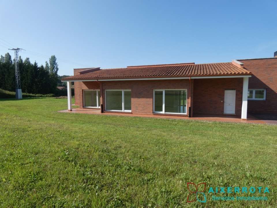 Exterior view of House or chalet for sale in Laukiz  with Storage room