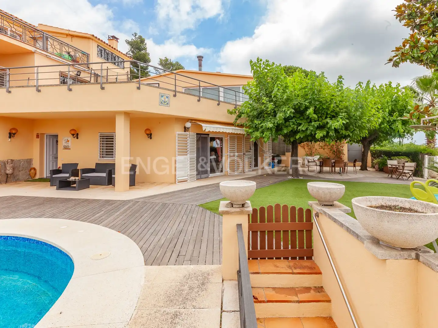 Vista exterior de Casa o chalet en venta en Mataró con Aire acondicionado, Calefacción y Jardín privado