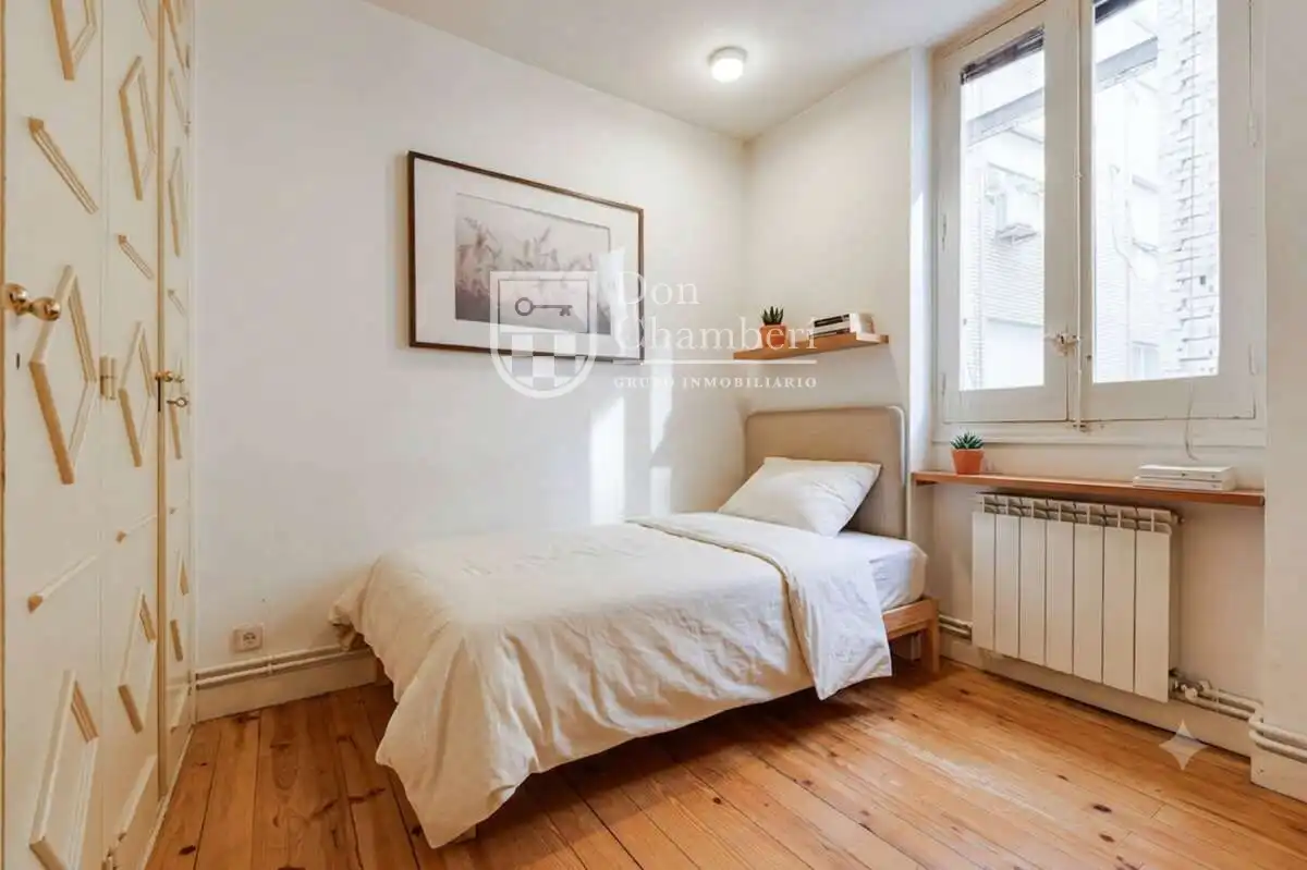 Bedroom of Flat for sale in Madrid  with Heating and Furnished