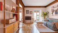 Living room of Flat to rent in  Madrid Capital  with Air Conditioner, Heating and Furnished