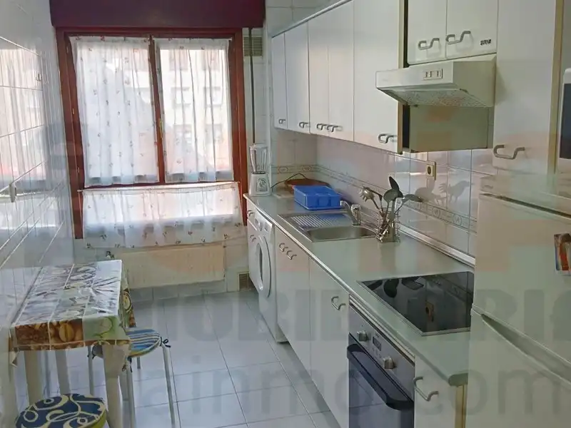 Küche von Wohnung zur Miete in Oviedo  mit Heizung, Möbliert und Ofen