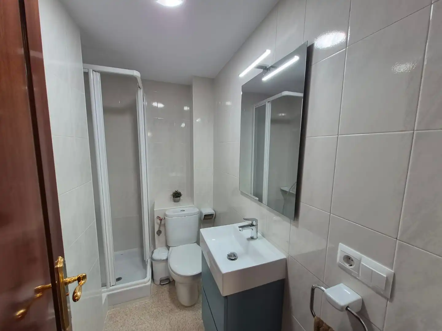 Badezimmer von Wohnung zur Miete in Málaga mit Klimaanlage, Heizung und Terrasse