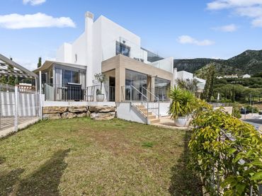 Casa bifamiliare con piscina in vendita a Mijas pueblo