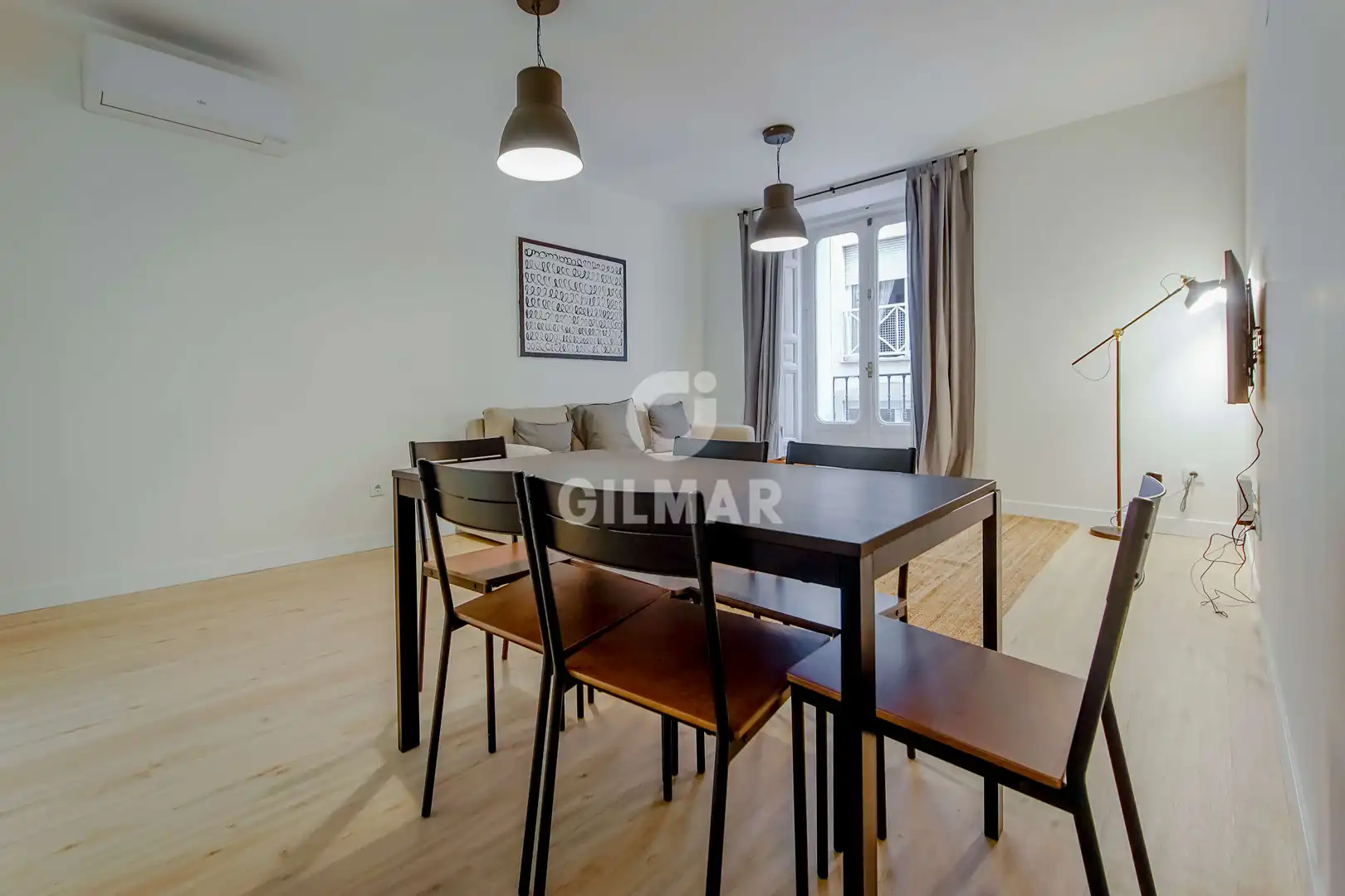 Comedor de Piso en venta en Madrid con Calefacción