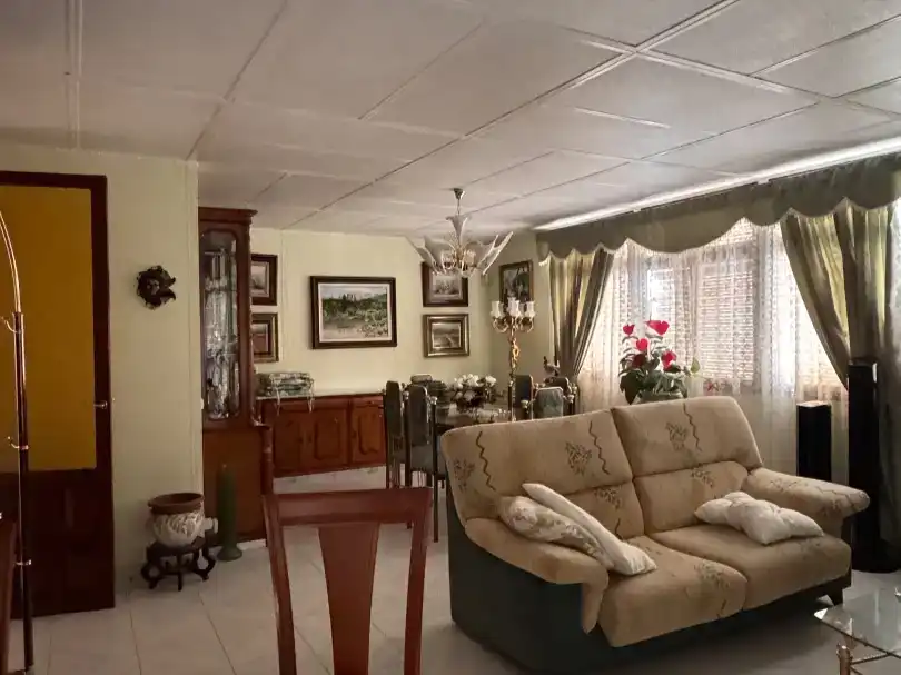 Sala d'estar de Casa o xalet en venda en El Campillo (Huelva) amb Jardí privat, Traster i Moblat