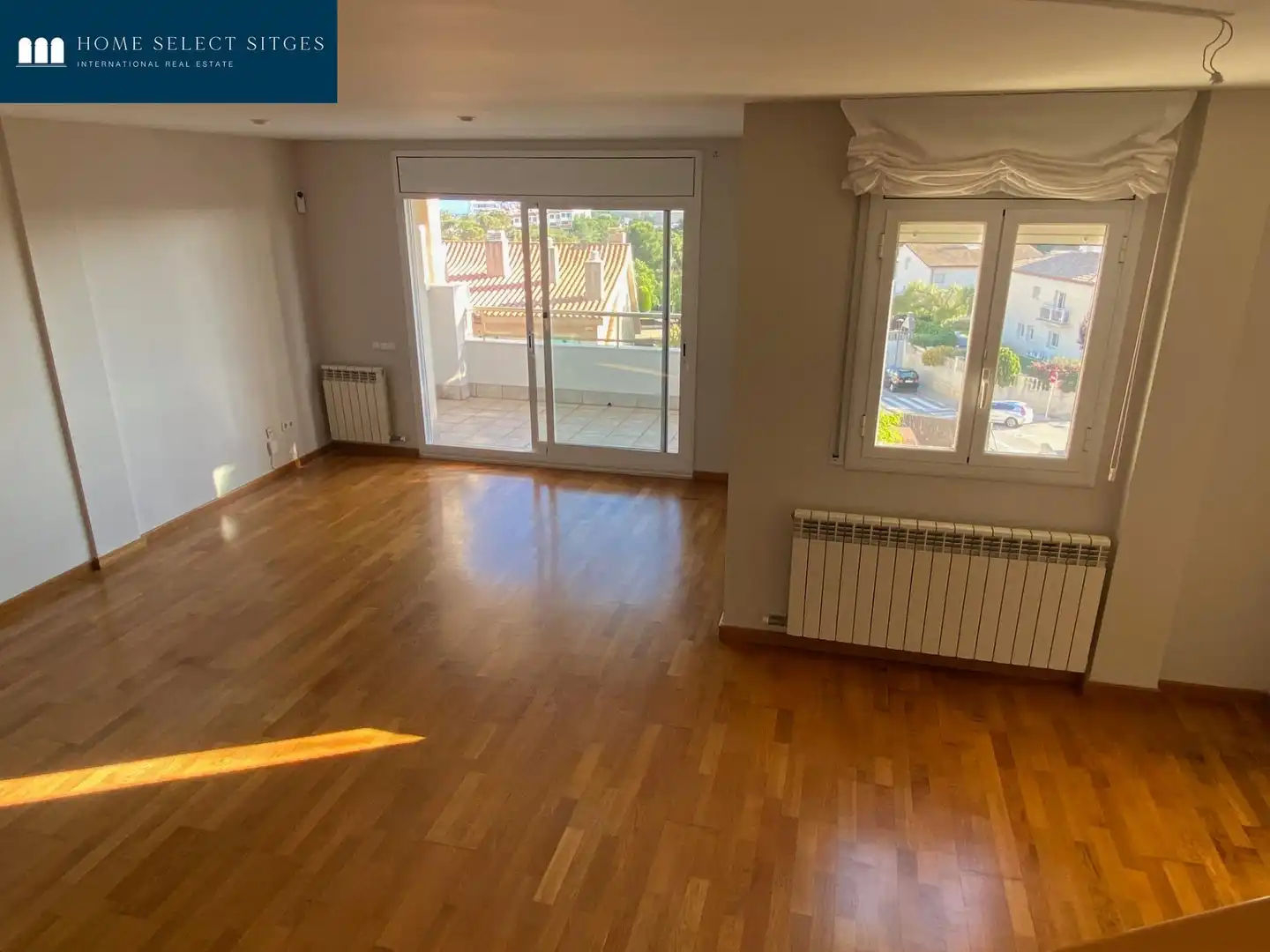 Sala d'estar de Casa adosada en venda en Sitges amb Aire condicionat, Calefacció i Parquet