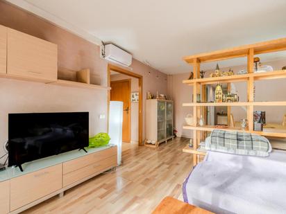 Bedroom of Flat for sale in Girona Capital  with Air Conditioner, Heating and Parquet flooring