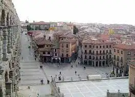 Individual de lloguer a Calle TEODOSIO EL GRANDE 6, imagen 4