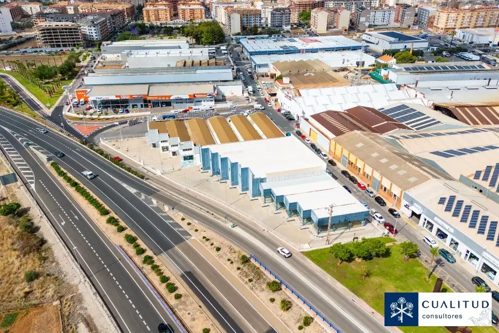 Vista exterior de Nave industrial de alquiler en Vila-real