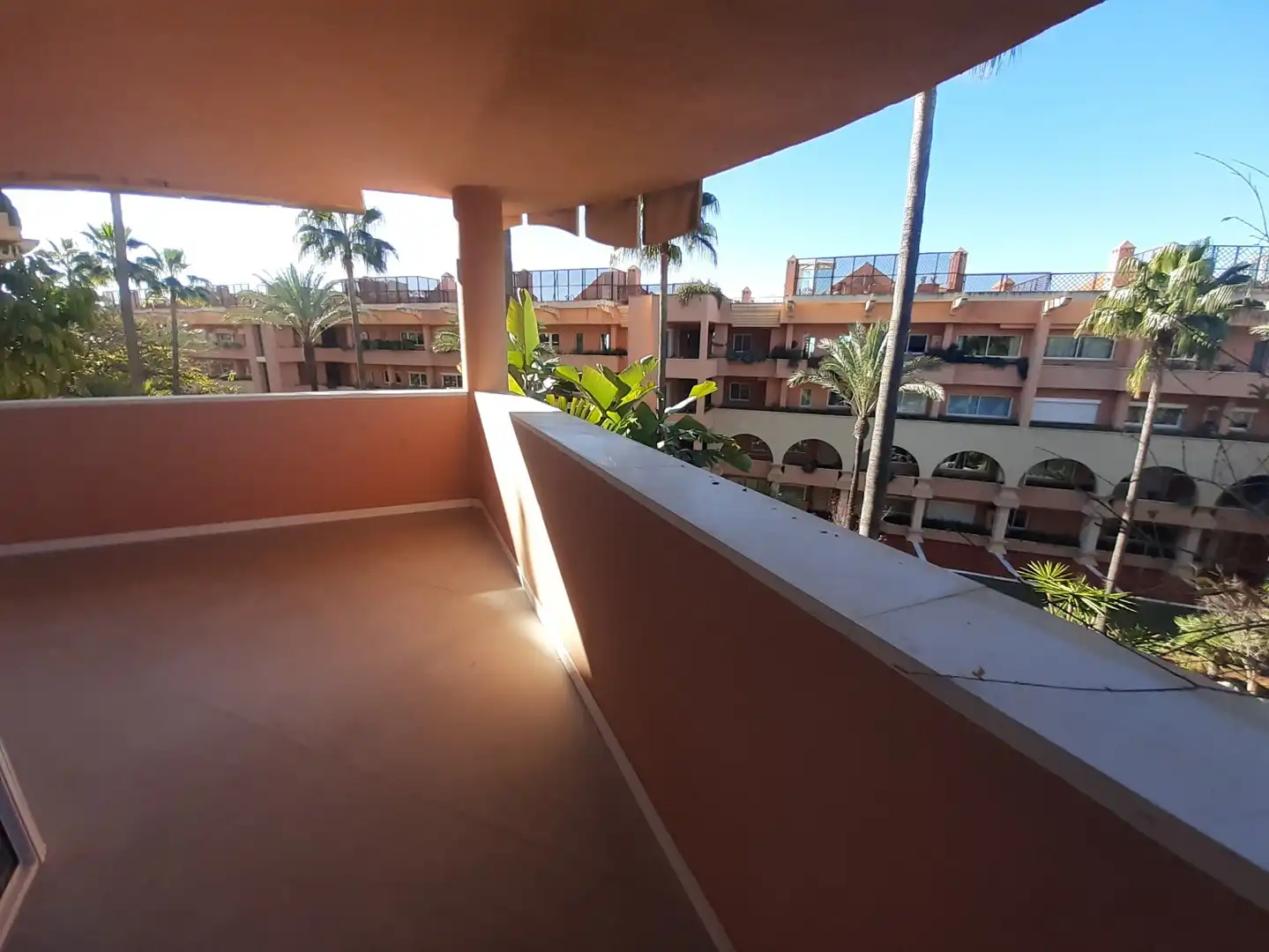 Terrace of Office for rent in Marbella  with Air Conditioner and Furnished