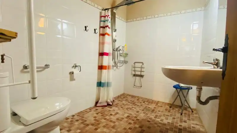 Baño de Casa adosada en venta en Villarluengo con Terraza, Trastero y Amueblado