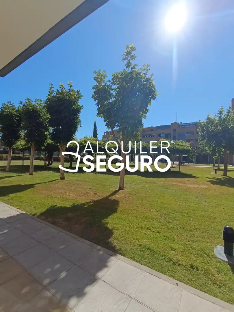 Vista exterior de Piso de alquiler en Parla con Aire acondicionado, Calefacción y Terraza