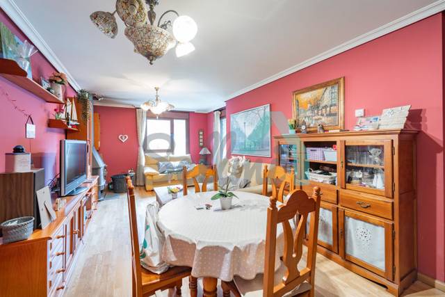 Piso en Venta en Del Mercado en Somiedo