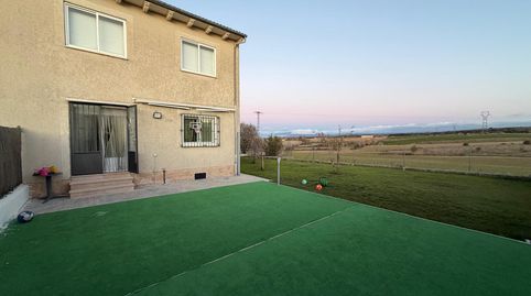 Foto 4 de Casa adosada en venta en Camino Calvario, Urueñas, Segovia