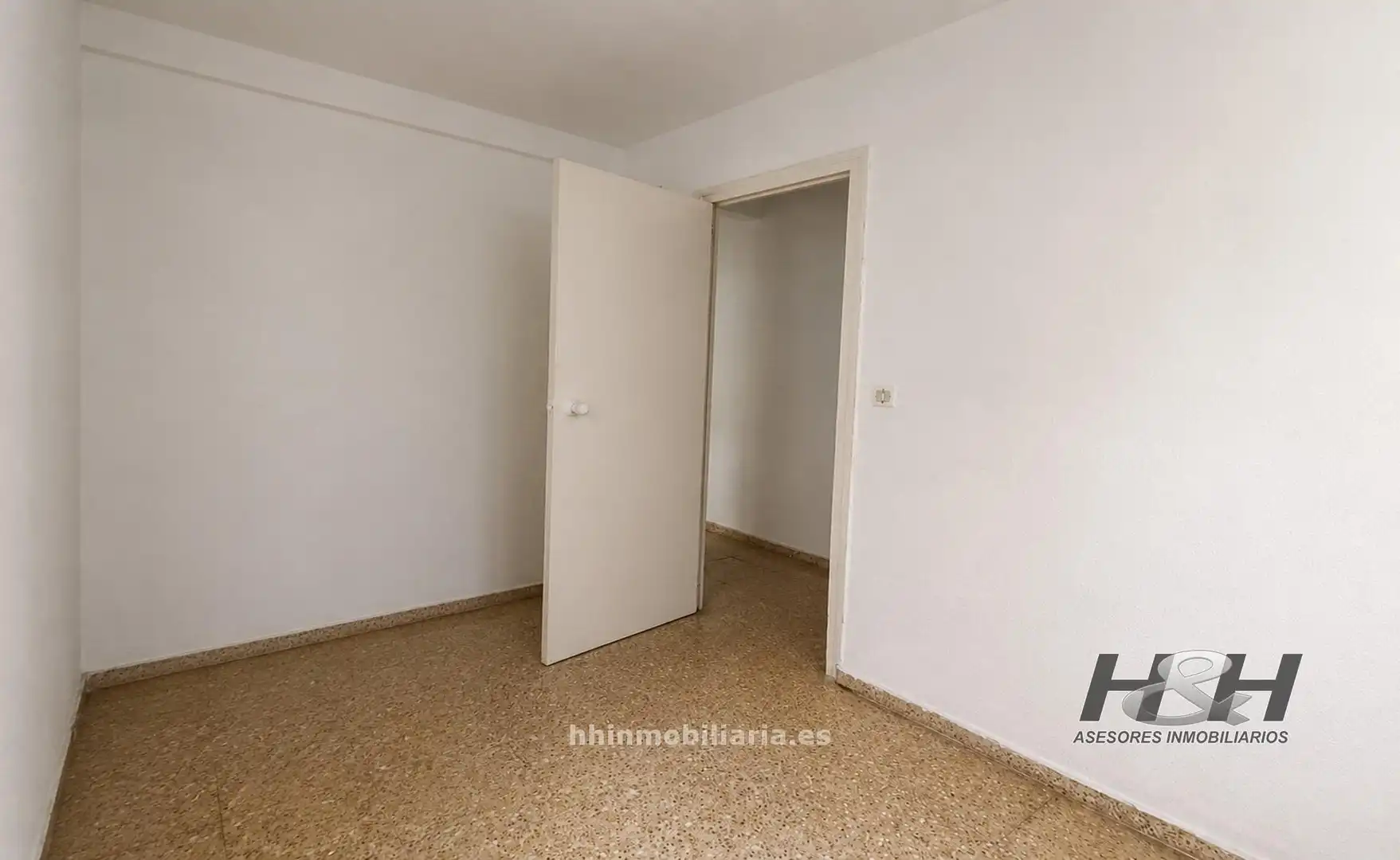 Habitación de Piso en venta en Burjassot con Aire acondicionado y Balcón
