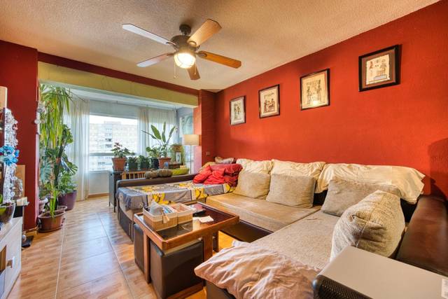 Piso en Venta en C. Pintor Pedro Camacho en Juan XXIII