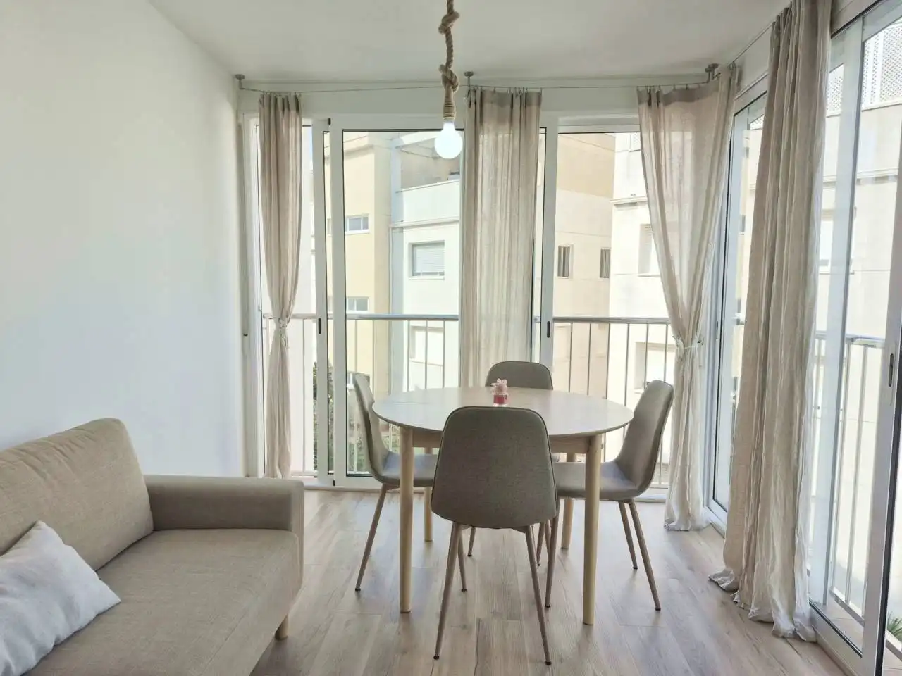 Terraza de Piso en venta en Cubelles con Aire acondicionado, Calefacción y Amueblado