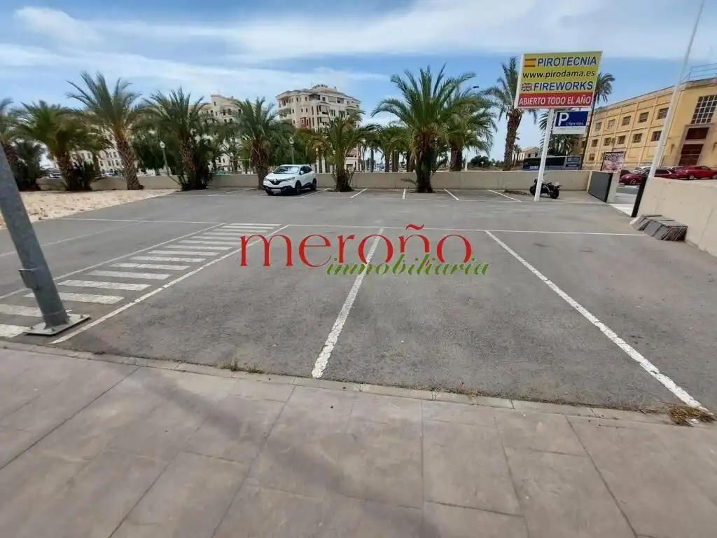 Aparcament de Local de lloguer en Elche / Elx amb Aire condicionat
