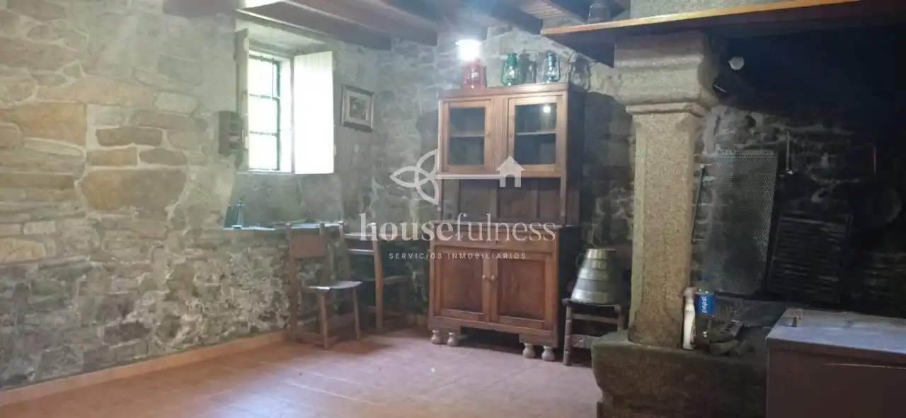 Menjador de Finca rústica en venda en Ferrol amb Jardí privat, Traster i Moblat