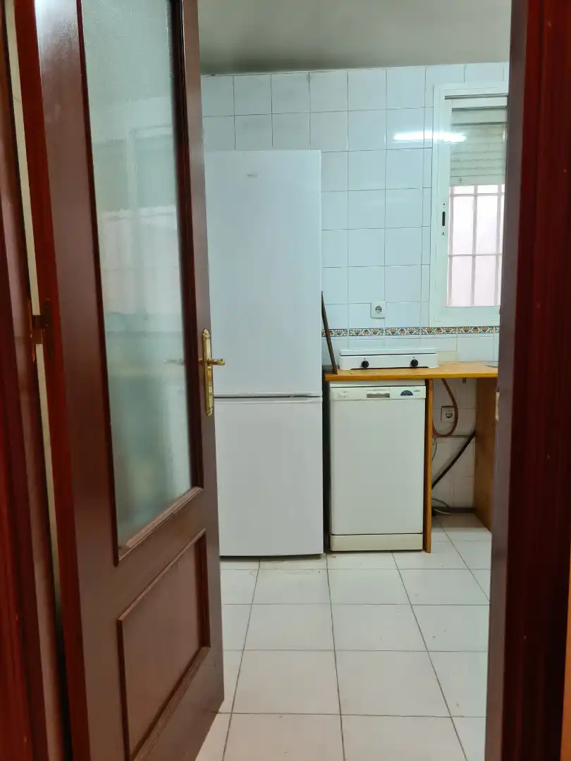 Kitchen of Flat for sale in Sevilla  with Air Conditioner and Storage room