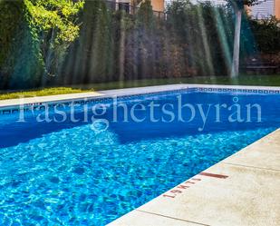 Swimming pool of Duplex for sale in Vélez-Málaga  with Air Conditioner, Terrace and Balcony