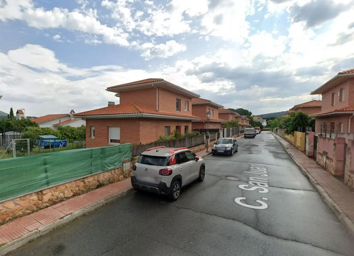 Vista exterior de Pis en venda en Pelayos de la Presa