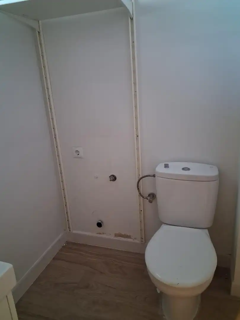 Baño de Piso de alquiler en Cádiz con Aire acondicionado y Balcón