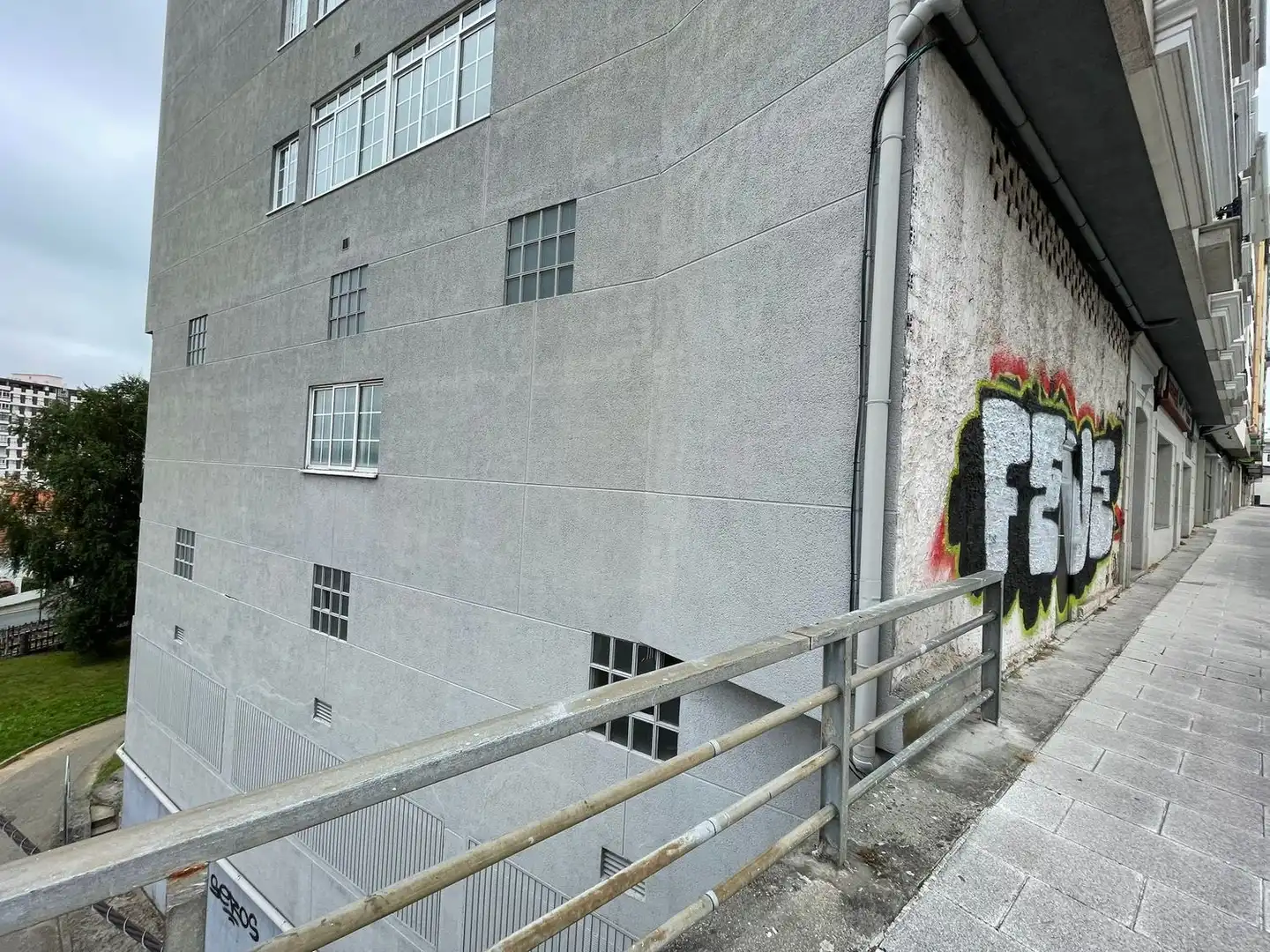 Gewerbefläche zum Verkauf in Avenida das Pías 18, imagen 4
