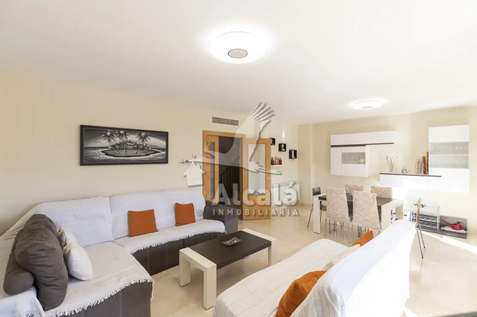 Sala d'estar de Casa o xalet en venda en Alcalá de Henares amb Aire condicionat, Calefacció i Jardí privat