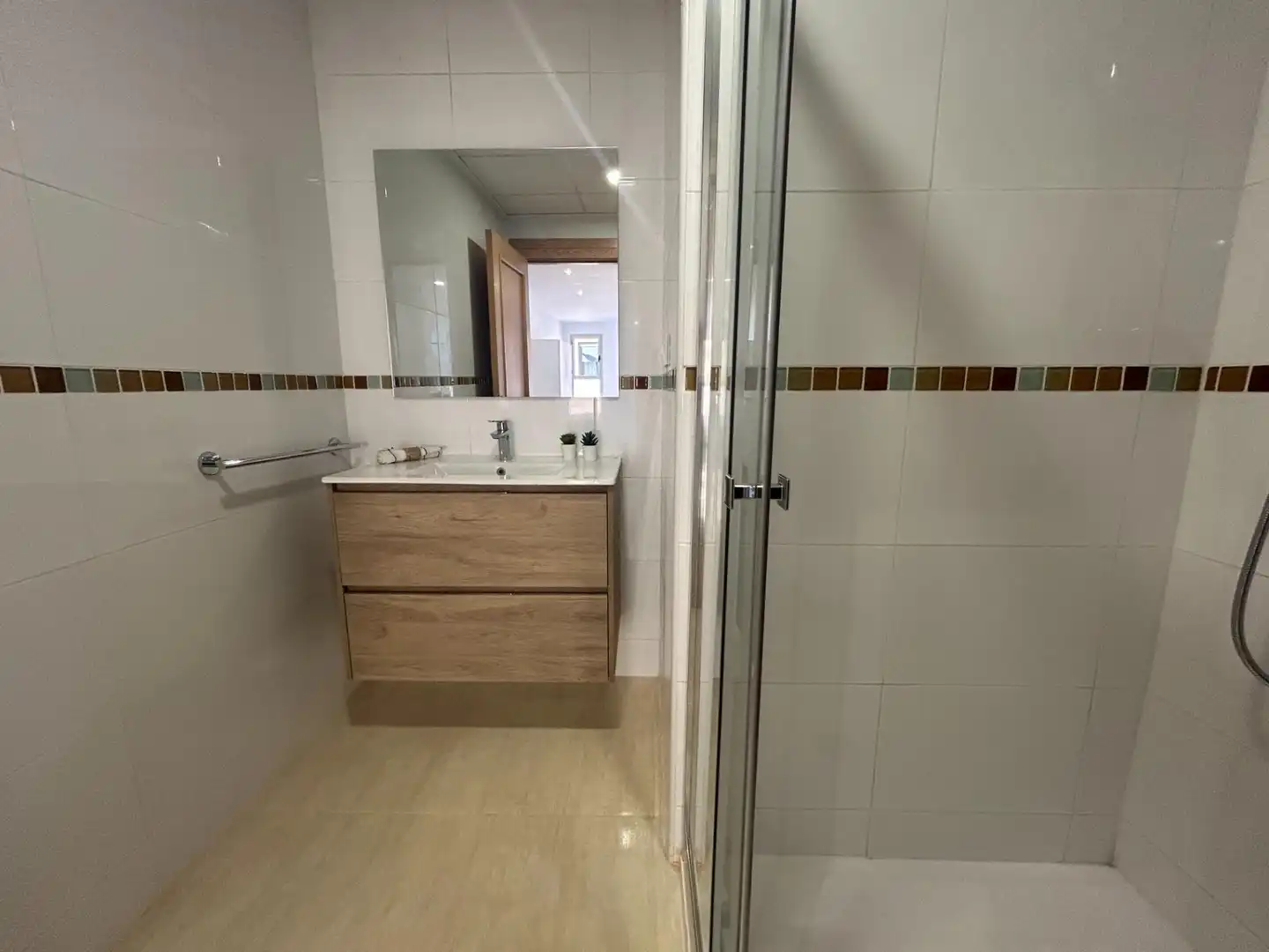 Baño de Apartamento de alquiler en Burriana / Borriana con Aire acondicionado, Calefacción y Amueblado