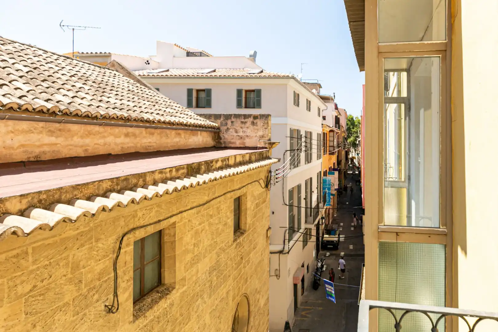 Außenansicht von Wohnungen zur Miete in  Palma de Mallorca mit Terrasse und Balkon