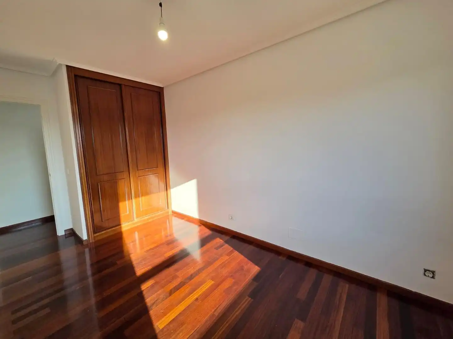 Schlafzimmer von Wohnung zum Verkauf in Santander mit Heizung, Privatgarten und Parkett