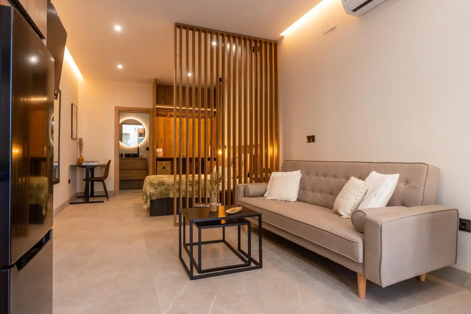 Living room of Study for sale in Granada  with Air Conditioner, Heating and Oven