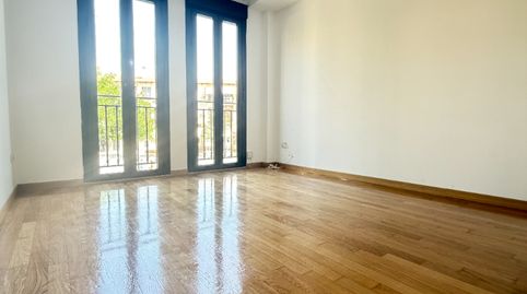 Photo 2 of Apartments for rent in Plaza de la Constitución, Velilla de San Antonio, Madrid