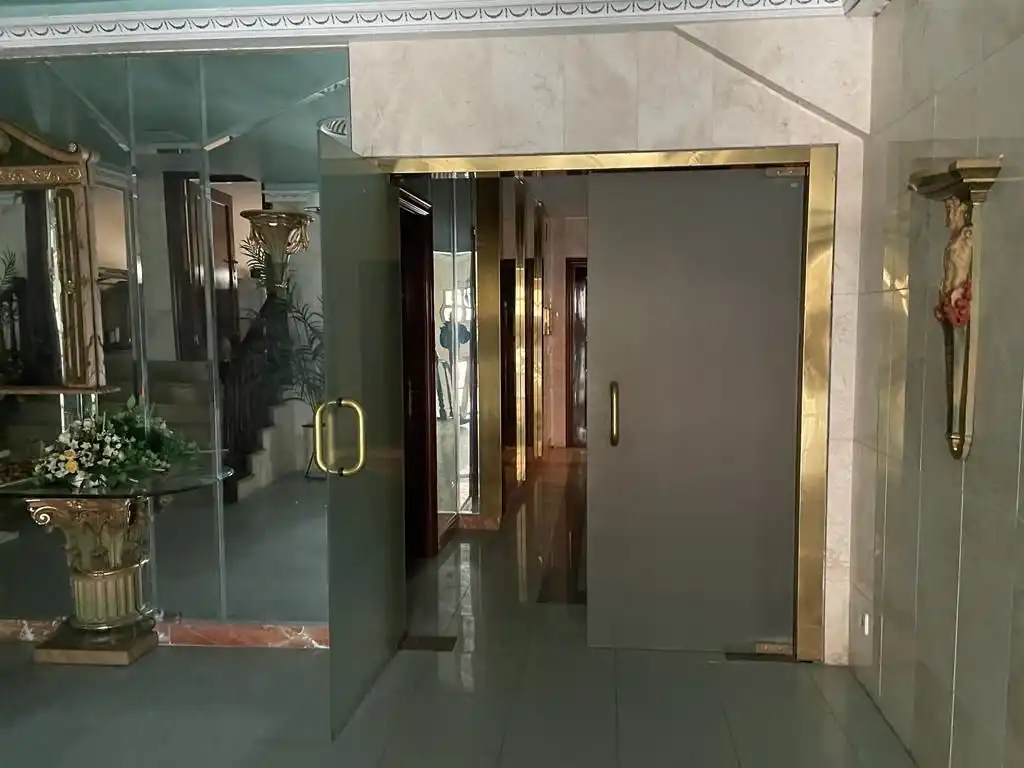 Residencial amb ascensor en venda a Avenida Juan Carlos I, imagen 4