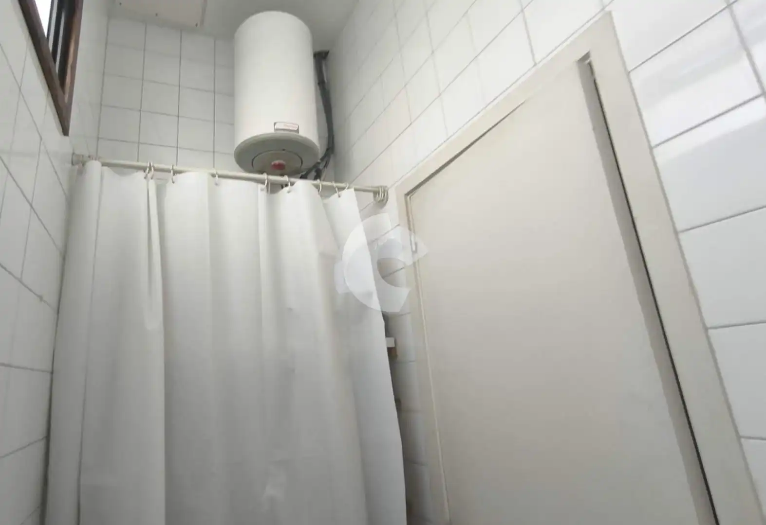 Bany de Local en venda en Oleiros amb Aire condicionat