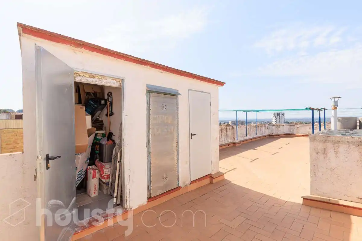 Vista exterior de Piso en venta en Tortosa con Parquet y Balcón