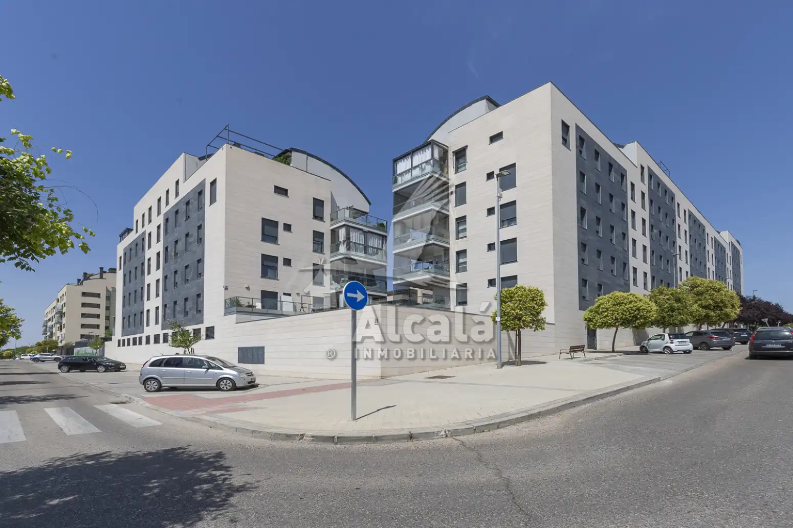 Vista exterior de Àtic en venda en Rivas-Vaciamadrid amb Aire condicionat, Calefacció i Jardí privat