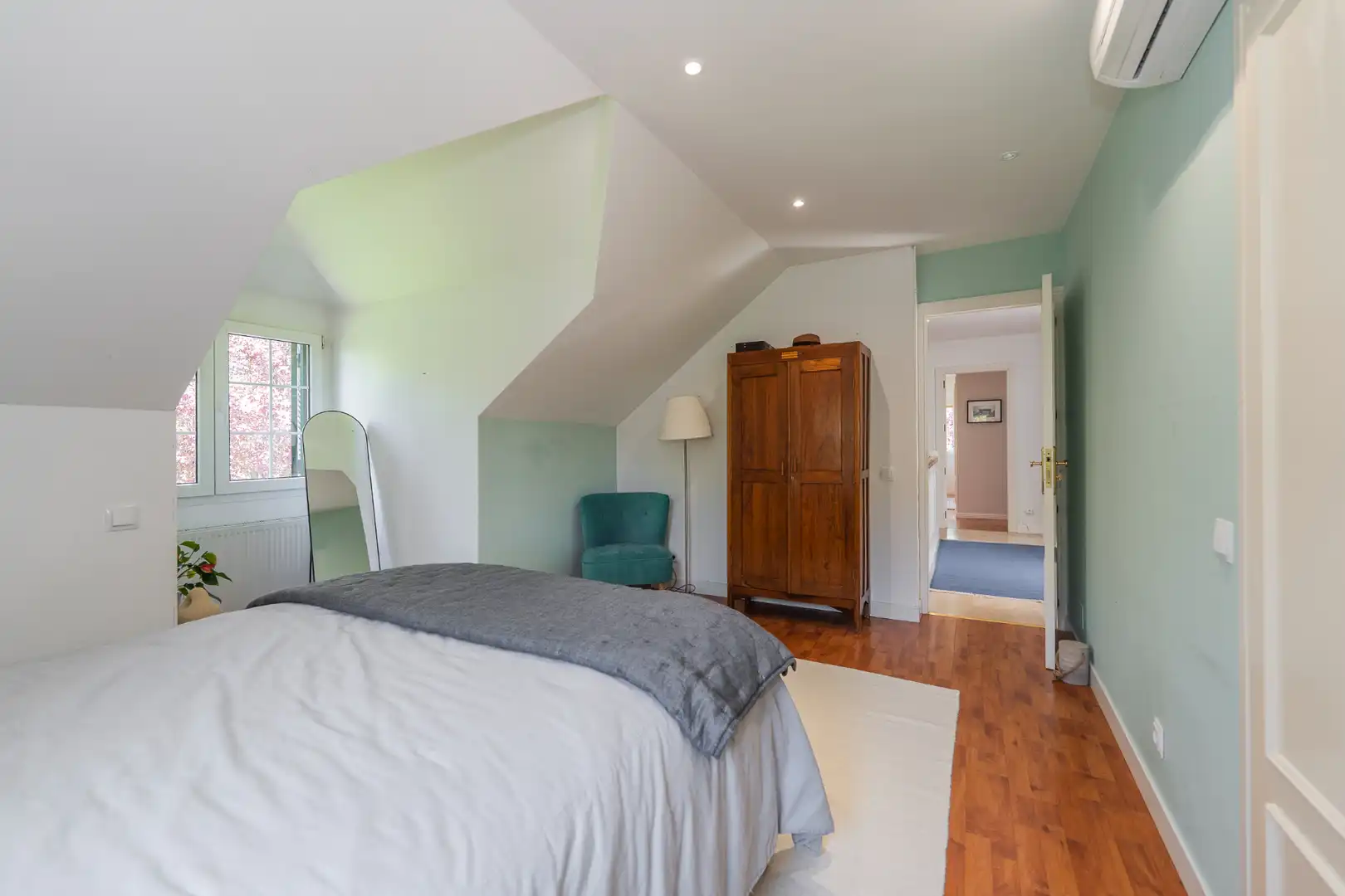 Bedroom of Houses for sale in Madrid  with Air Conditioner, Private garden and Swimming Pool
