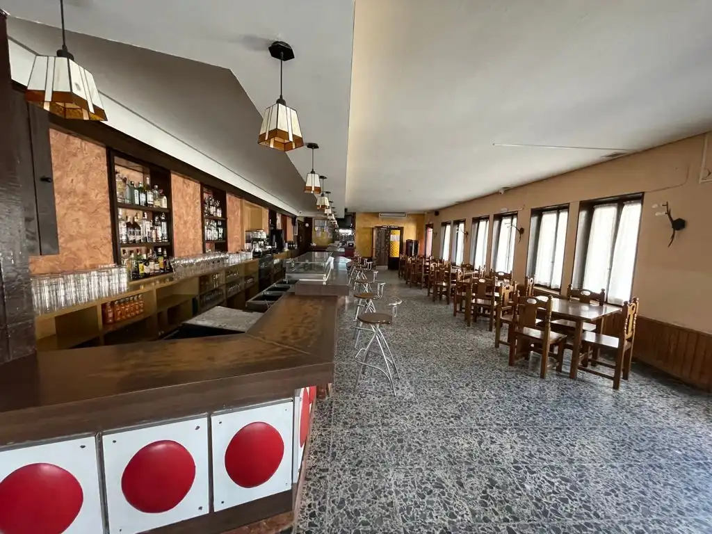Edificio en venta en Madrigal de las Altas Torres