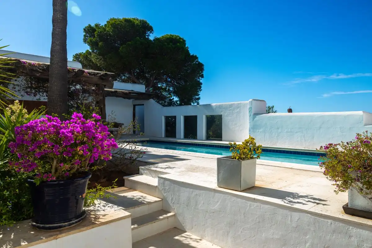 Piscina de Casa o xalet en venda en Santa Eulària des Riu amb Aire condicionat, Calefacció i Jardí privat