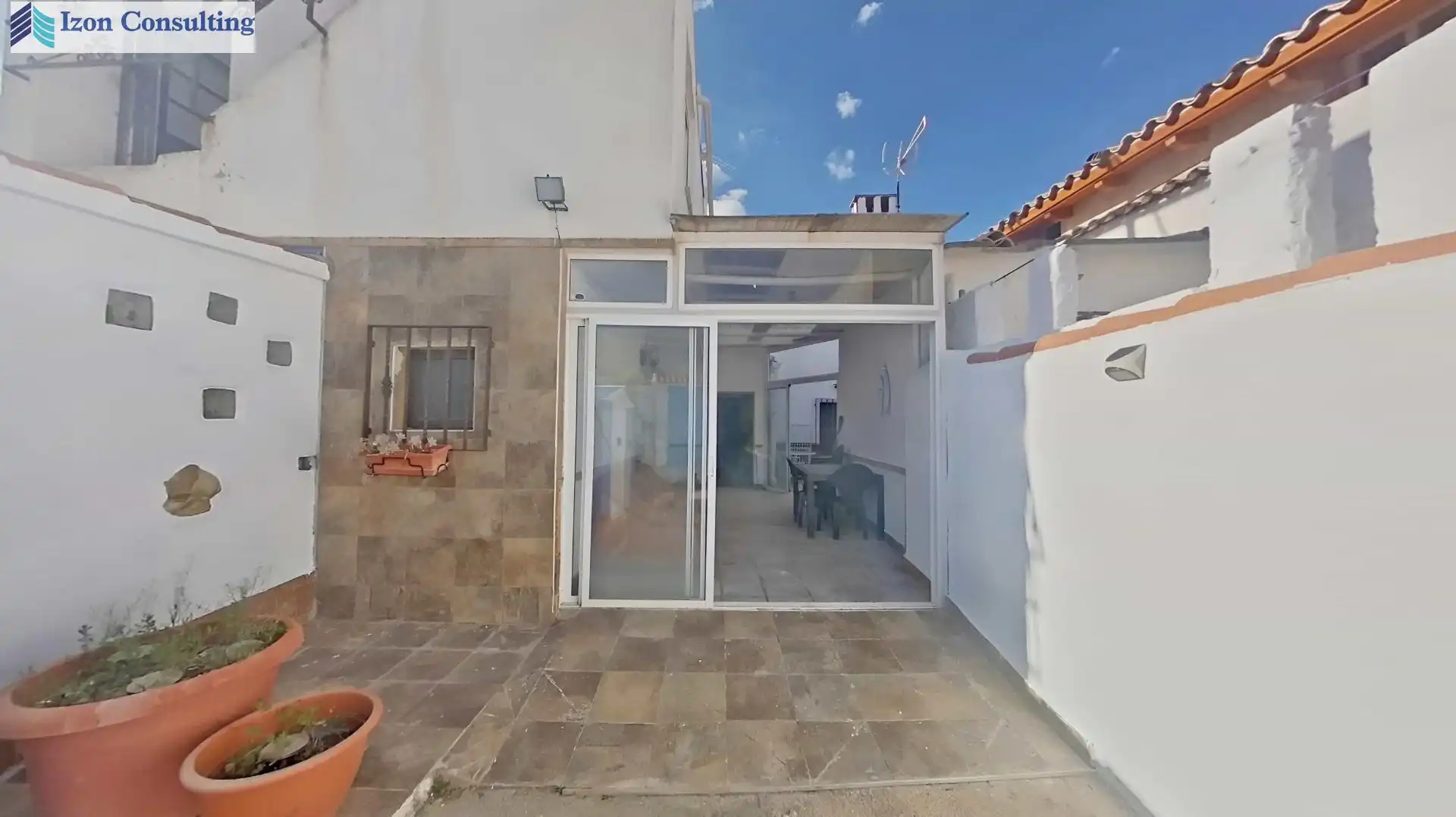 Vista exterior de Casa o xalet en venda en Valdeganga amb Calefacció, Terrassa i Balcó