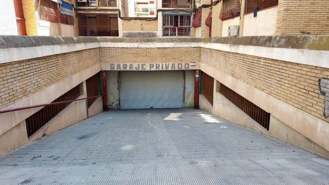 Garaje en Venta en Altozano - Conde Lumiares