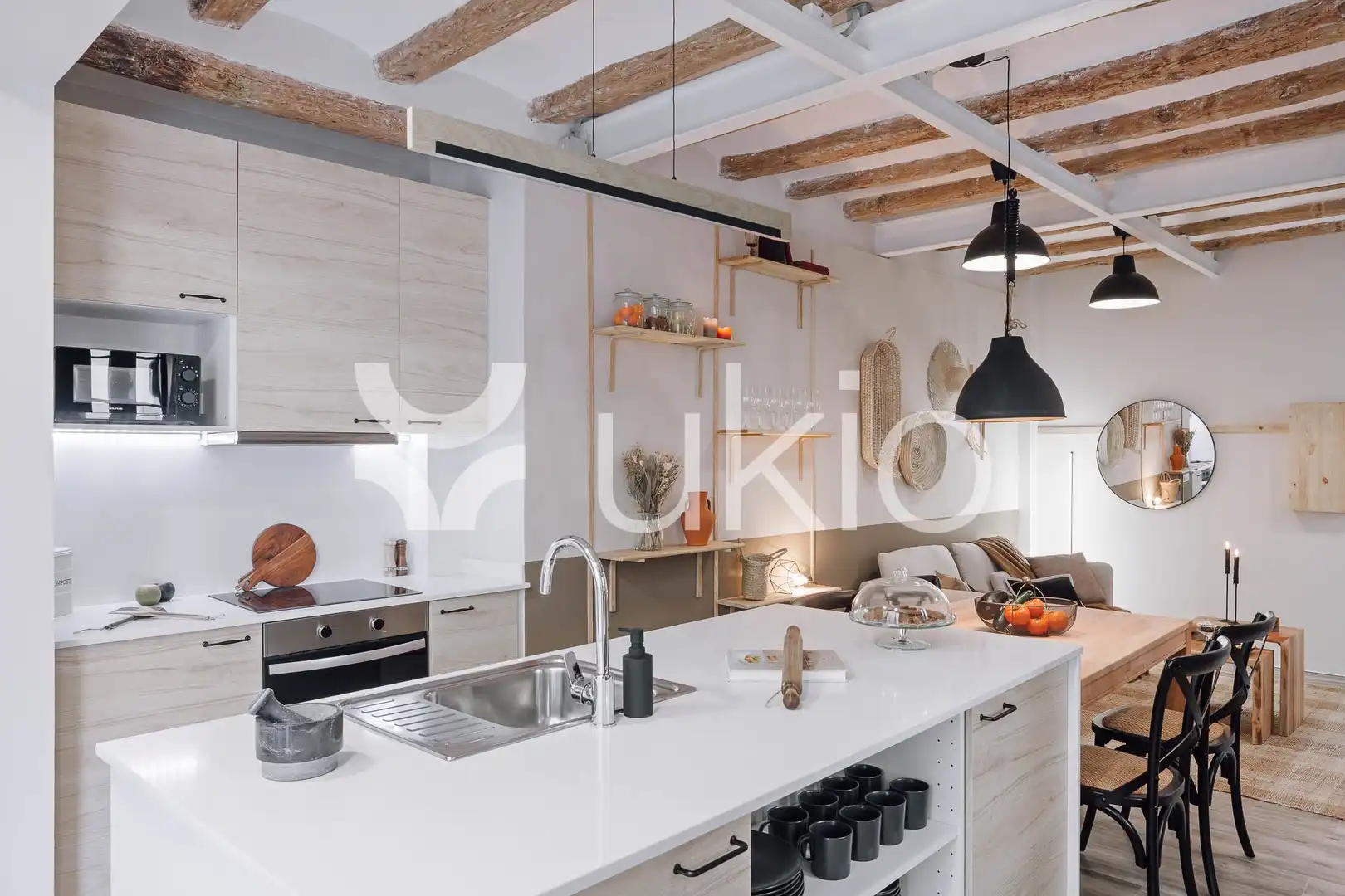 Cuina de Apartament de lloguer en Barcelona amb Aire condicionat, Moblat i Rentadora