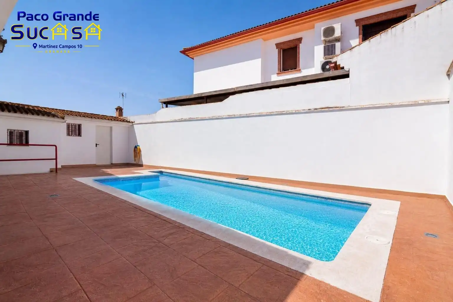 Xalet amb piscina en venda a Calle de Dalí