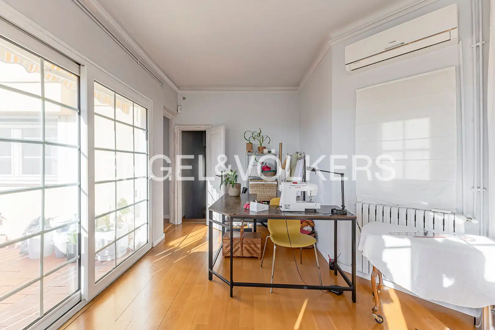 Duplexes for sale in Barcelona  with Air Conditioner, Heating and Private garden