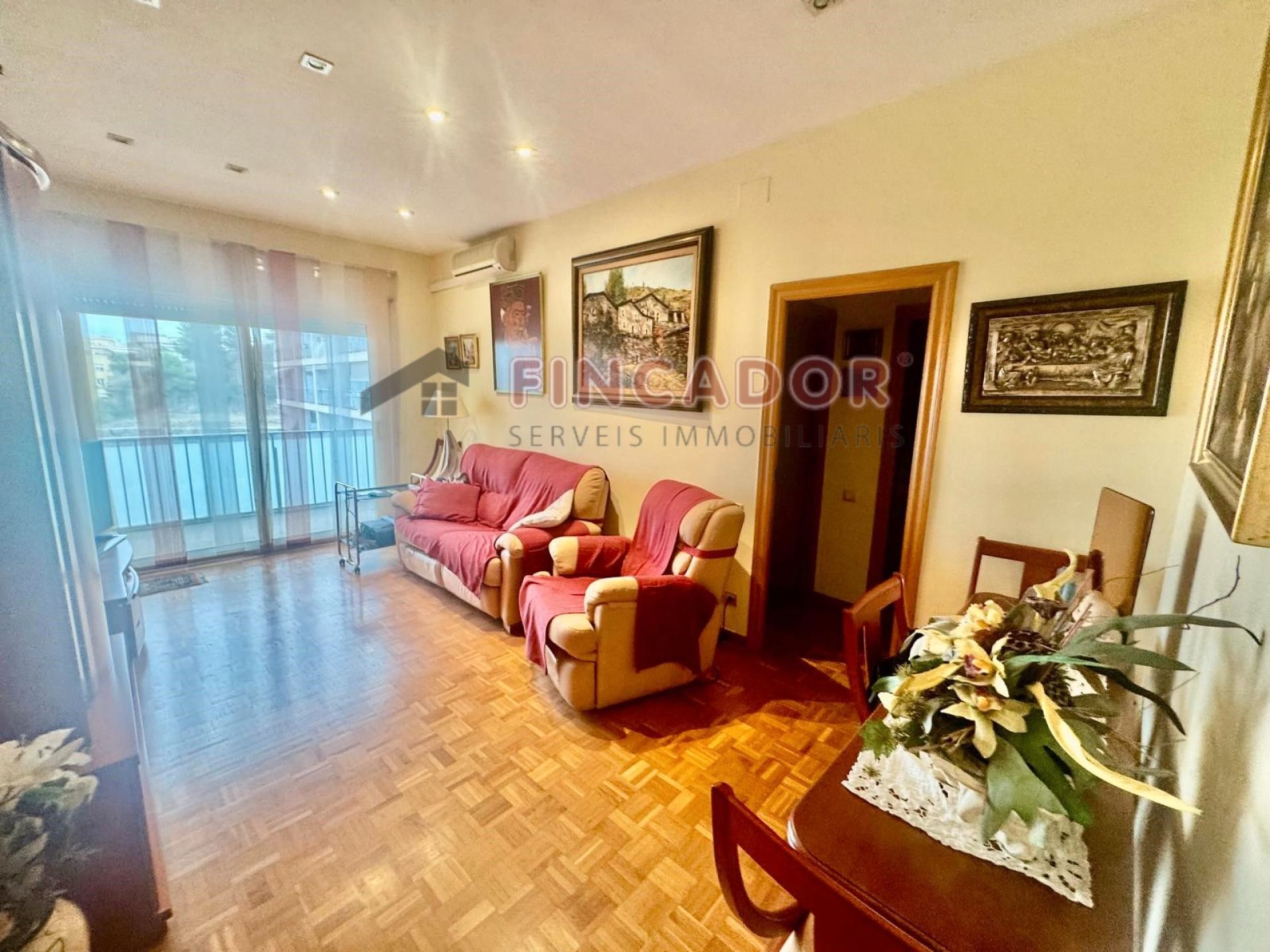 Living room of Flat for sale in  Barcelona Capital  with Air Conditioner, Heating and Parquet flooring