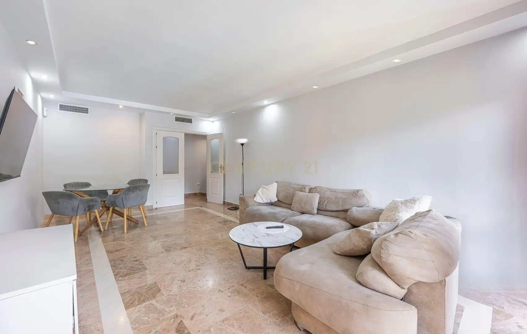 Sala de estar de Apartamento en venta en Marbella con Aire acondicionado, Jardín privado y Horno