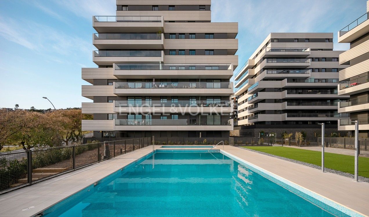 Swimming pool of Apartment for sale in Esplugues de Llobregat  with Air Conditioner, Heating and Terrace